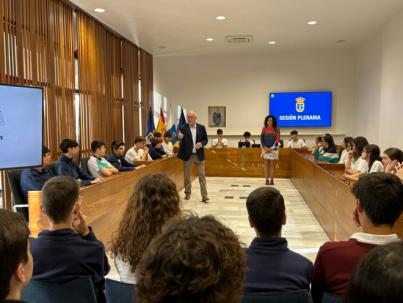 Más de 350 alumnos conocen las instalaciones e historia del Cabildo deLa Palma por su 110 aniversario