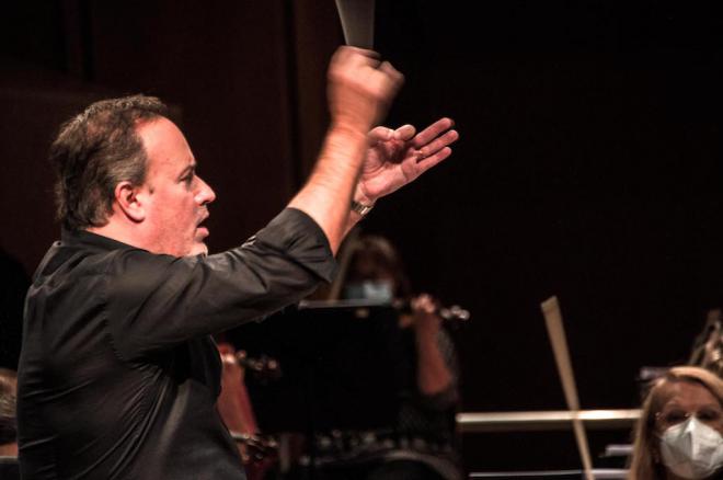 La Filarmónica de Gran Canaria acompasa la esencia del amor con Mahler y Prokofiev