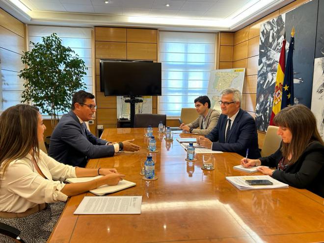 Canarias solicita al Ministerio mantener la bonificación al transporte terrestre
