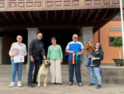 Una presa canario de Tegueste se proclama promesa mundial cachorro en el World Dog Show