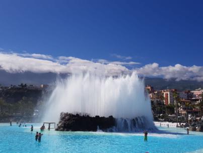 La piscina central del Lago Martiánez otra vez disponible
