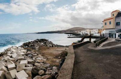 El Cabildo aprueba el convenio para mejorar el paseo marítimo de Las Eras, en Fasnia