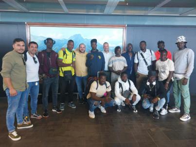 La Palma recibe a los luchadores de Laamb que participarán en la ‘Agarrada Cultural’