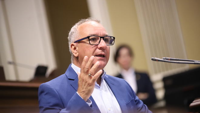 El Parlamento apoya la limitación a la ocupación de más territorio por parte de la actividad turística