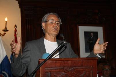 Luis Morera pronuncia el pregón de las Fiestas de la Cruz