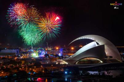 Cristo Gil recoge a mano 17.500 firmas en un mes para regular la pirotecnia en Santa Cruz