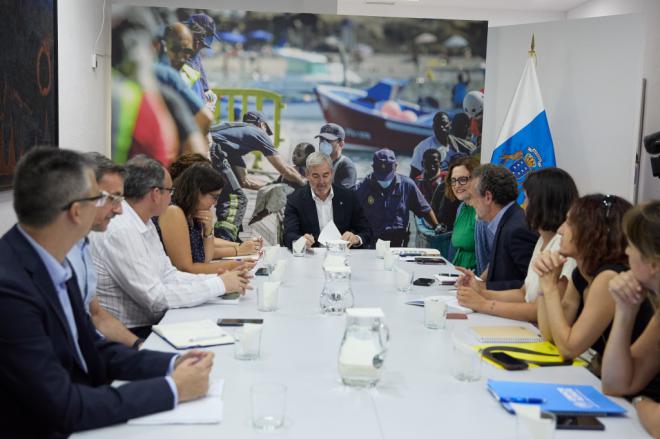 Clavijo ve “espacio” para lograr una respuesta a los 5.600 menores