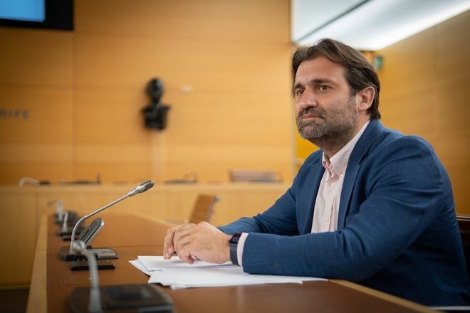 El PP pide al Cabildo que exija a Pedro Sánchez la gratuidad del transporte público durante 2023