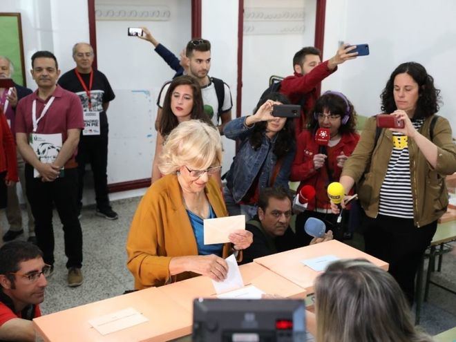 Carmena pierde el Ayuntamiento de Madrid y el PP mantiene la Comunidad