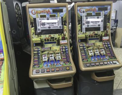 La Policía Autonómica Canaria investiga a un hombre en Arrecife por clonar una máquina recreativa
