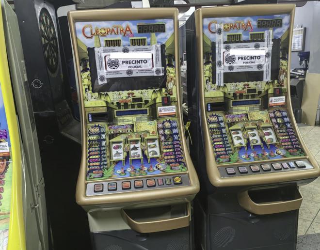 La Policía Autonómica Canaria investiga a un hombre en Arrecife por clonar una máquina recreativa