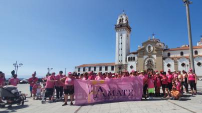 Marea rosa en Candelaria para apoyar la lucha con el cáncer de mama