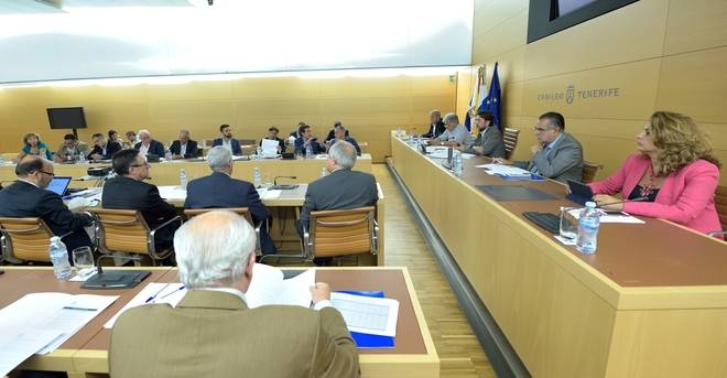 Las aportaciones de CEOE y Cámara de Comercio se incorporarán al Marco Estratégico del Cabildo