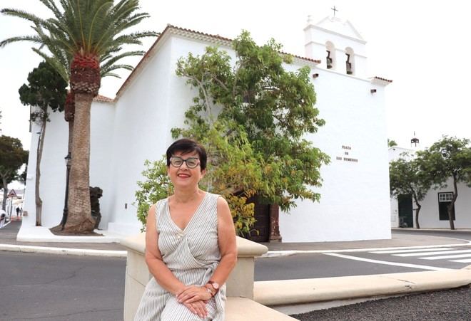 La maestra María Dolores Rodríguez pregona las Fiestas de Los Remedios de Yaiza
