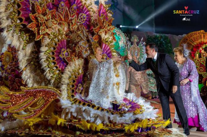 Marta Morales Paz, nueva Reina de los Mayores del Carnaval de Santa Cruz