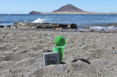Granadilla de Abona lanza la campaña “Playas sin colillas” para concienciar sobre su impacto en el litoral