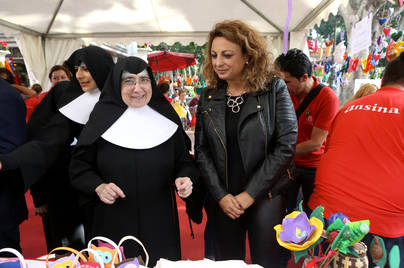 La recaudación del Mercadillo Solidario irá a hogares de mayores