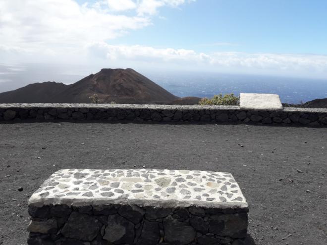 Nuevo mirador hacia el Volcán Teneguía