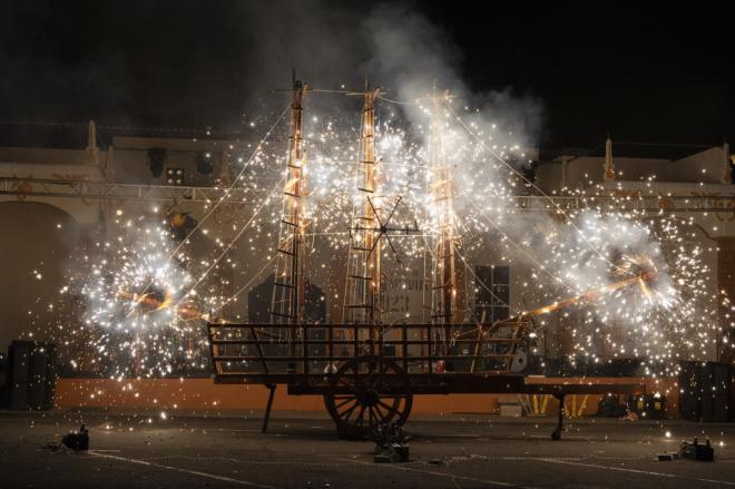 Exhibición pirotécnica para conmemorar el Día de Los Remedios
