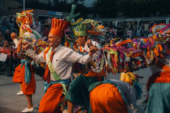 La Muestra Folclórica de los Pueblos puente intercultural a través de la danza