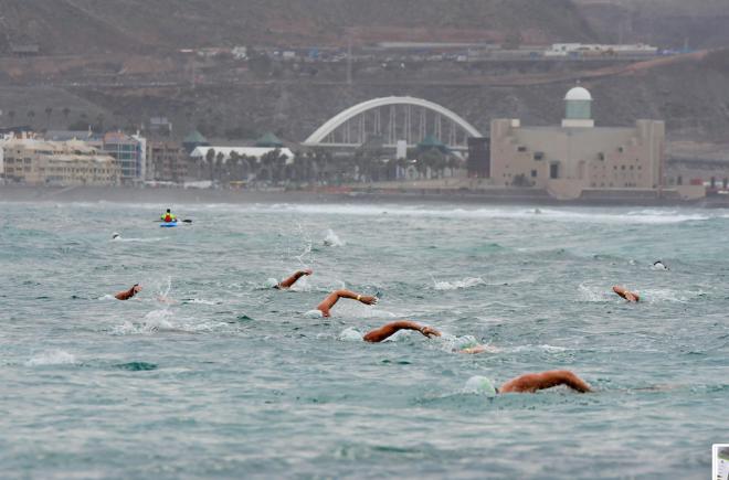 Vuelve Las Canteras Open Water LPGC con lleno absoluto