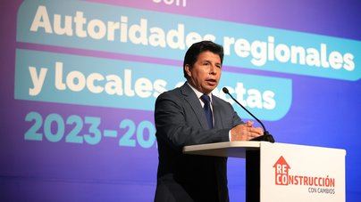 El presidente de Perú anuncia la disolución del Congreso y la convocatoria de nuevas elecciones