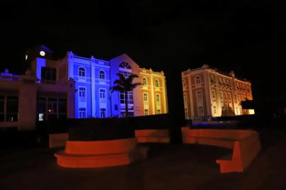 El Cabildo se ilumina con los colores de Ucrania en apoyo a su pueblo y de rechazo a la guerra