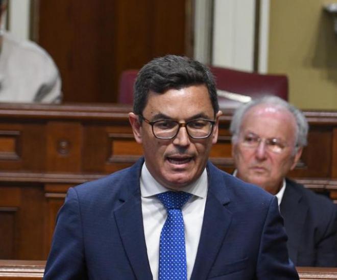 Pablo Rodríguez: A los canarios les cuesta vivir después de pasar por el supermercado y llenar el depósito de gasolina