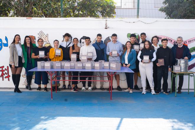 Compass Group dona 100 panettones en Tenerife