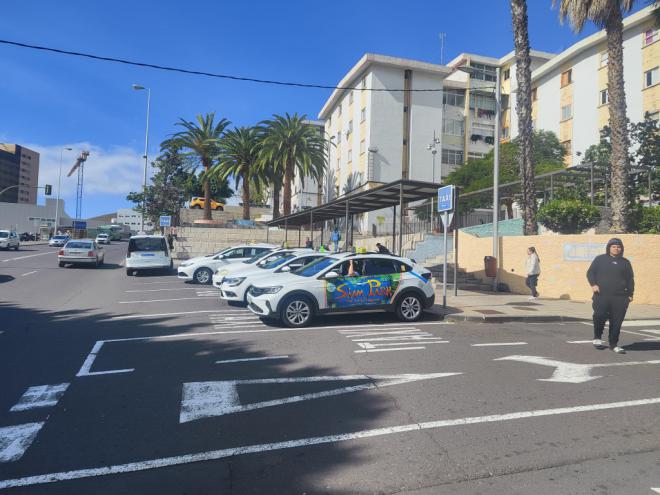 Élite Taxi Tenerife reclama mejoras en la parada del Hospital La Candelaria