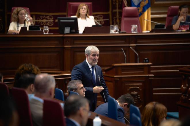 Presidente de Canarias invita a socialistas a colaborar