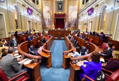 El Parlamento, con los votos del cuatripartito, rechaza actualizar el IRPF a la inflación