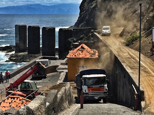 Hermigua acondiciona el litoral del municipio