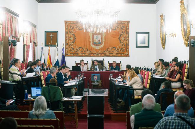La Laguna instará al Cabildo a atender las demandas de los trabajadores del tranvía