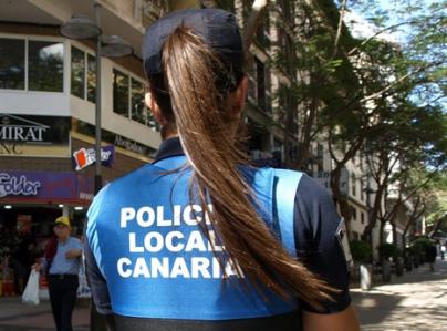 La Policía Local auxilia a dos menores abandonados en un solar de El Sobradillo