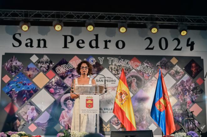 Paqui Cruz Suárez emociona con un pregón lleno de anécdotas de sus vivencias