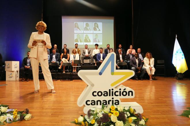 “Vamos a reconstruir Arona poniendo como prioridad a las personas”