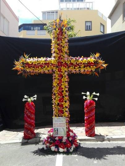 La AV Amigos de Vistabella gana el Concurso de Cruces