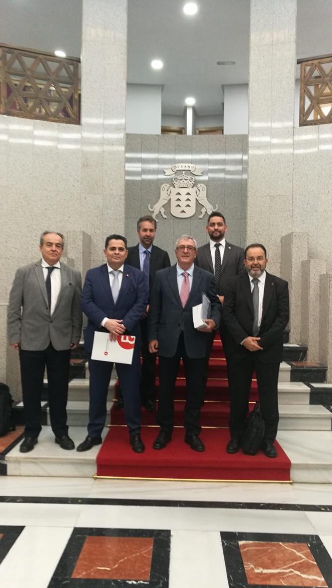 Promotores del Manifiesto REF valoran la propuesta de crear una comisión Canarias-Estado