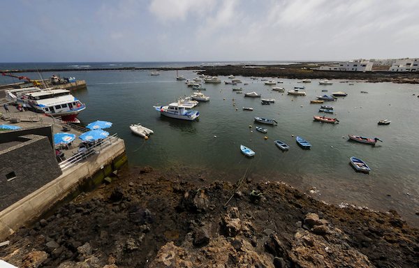 El Gobierno de Canarias construirá cuatro nuevos pantalanes en el puerto de Órzola
