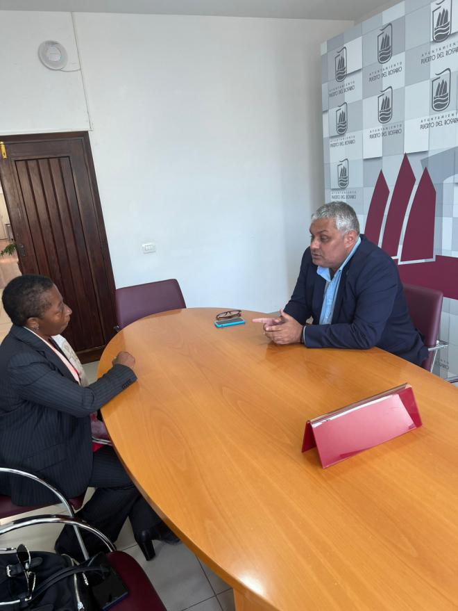Puerto del Rosario busca soluciones a los fenómenos migratorios conjuntamente con colectivos y el Consulado de Senégal
