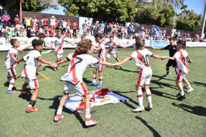 Acodetti CF, UD Las Palmas, Rayo Vallecano, Sevilla FC y Veteranos del Pilar CF, campeones de la Maspalomas Cup