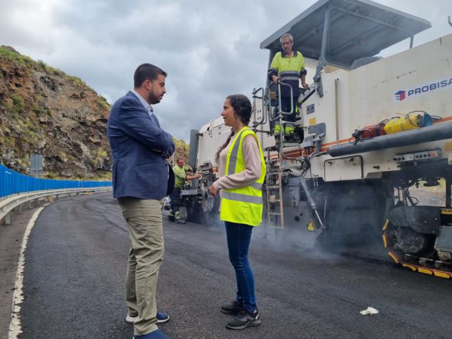 El Cabildo de La Palma reabre en doble sentido la carretera de La Grama este sábado