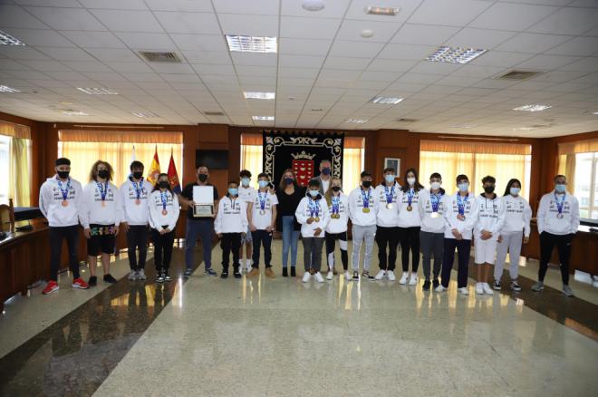 La presidenta recibe al Club de Lucha Taz Lanzarote tras conquistar el Nacional de Grappling
