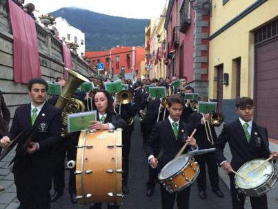 Las bandas de música realejeras recuperan tras dos años el sonido de la Semana Santa en las calles