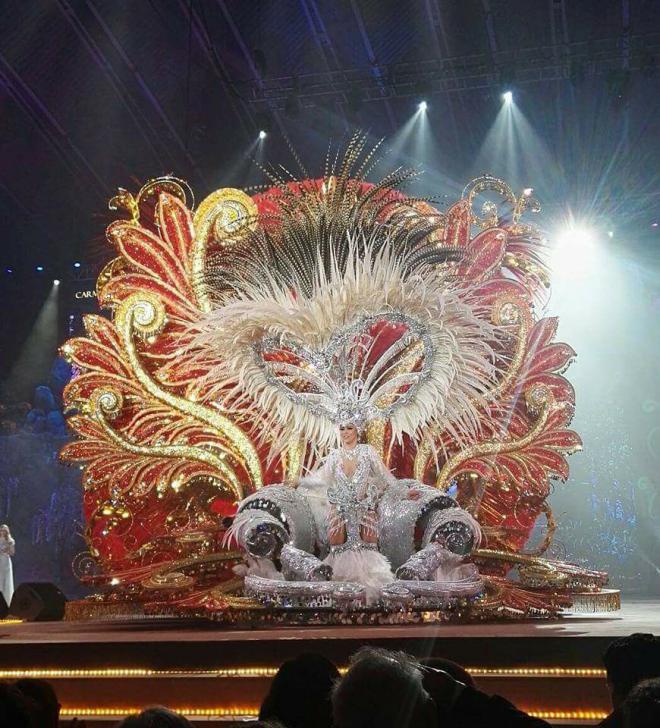 Carmen Laura Lourido Pérez, con la fantasía “Renacida”, reina del Carnaval 2018