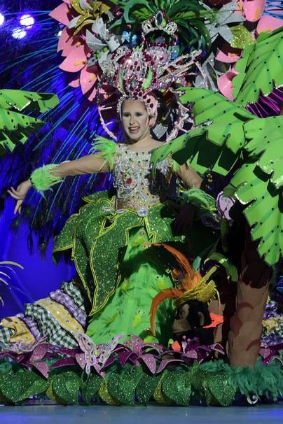 Paula de Castro, con un diseño de José Julio Armas Santana, es la Reina Infantil del Carnaval de La eterna primavera