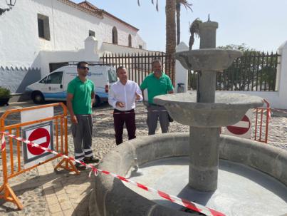 El Ayuntamiento vuelve a reparar la fuente de San Francisco tras un nuevo acto vandálico