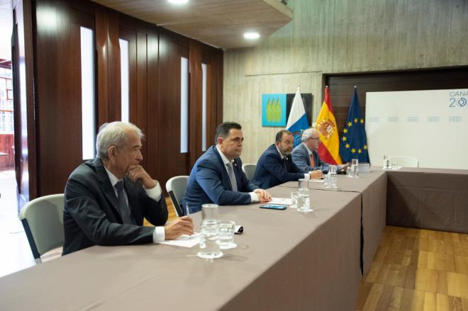 Torres se adhiere a los principios que inspiran las propuestas del Manifiesto REF