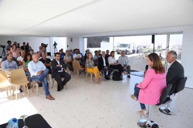 Torres ve “legítimo” que el Cabildo de Lanzarote reclame su competencia en materia acuícola